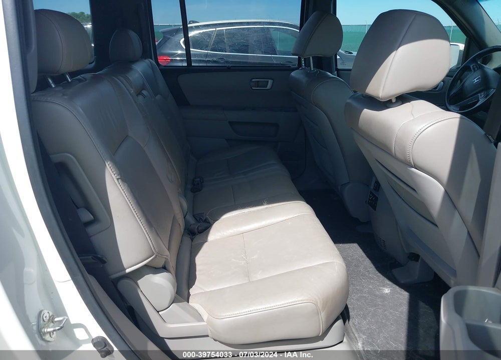 2011 HONDA PILOT TOURING VIN: 5FNYF4H93BB052044