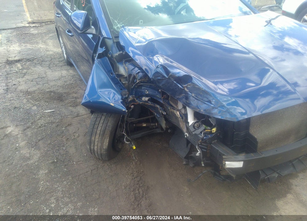 2020 HYUNDAI ELANTRA SE VIN: 5NPD74LF7LH546354