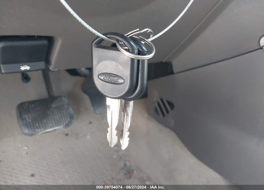 2008 FORD FOCUS S VIN: 1FAHP34N08W284914