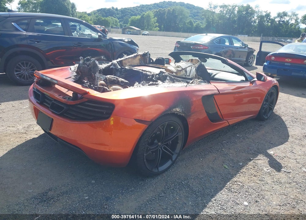 2014 MCLAREN MP4-12C VIN: SBM11BAA1EW003425