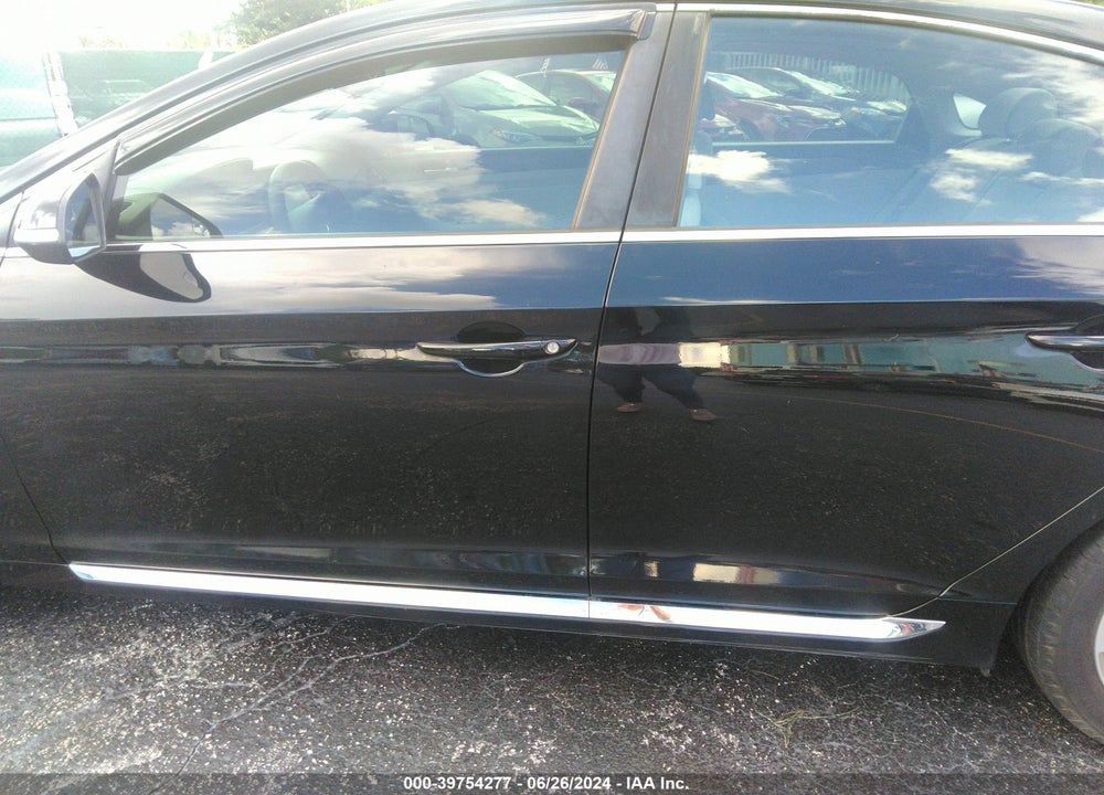 2017 HYUNDAI SONATA VIN: 5NPE34AF3HH572685