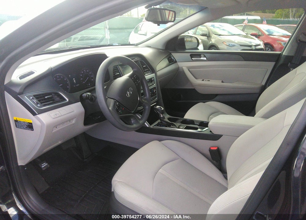 2017 HYUNDAI SONATA VIN: 5NPE34AF3HH572685