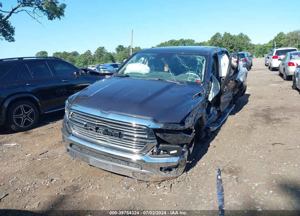 2019 RAM 1500 LAIE  4X4 6'4 BOX VIN: 1C6SRFRT7KN682967
