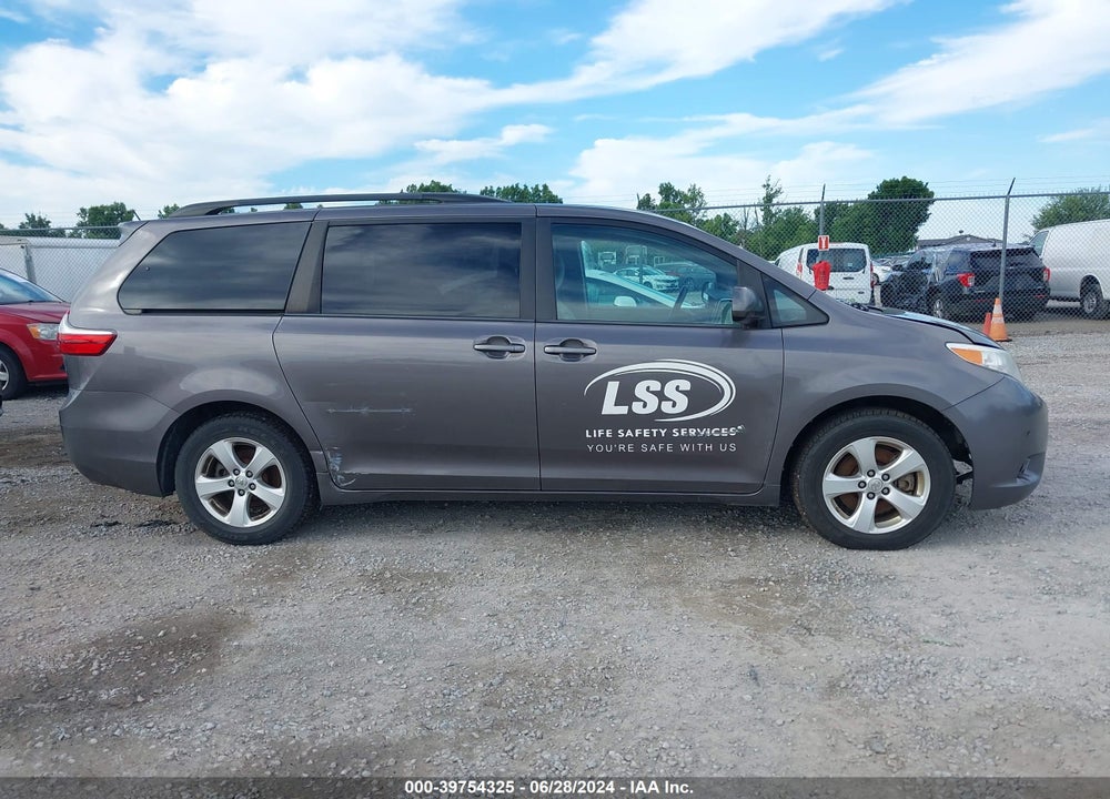 2016 TOYOTA SIENNA LE 8 PASSENGER VIN: 5TDKK3DC9GS712572