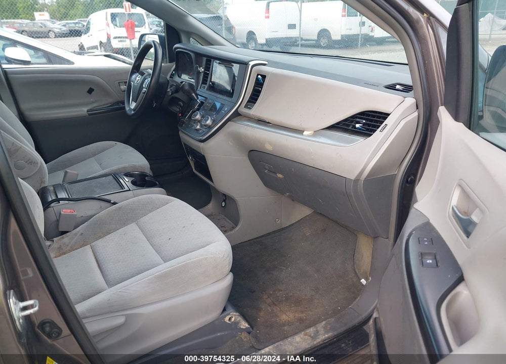 2016 TOYOTA SIENNA LE 8 PASSENGER VIN: 5TDKK3DC9GS712572