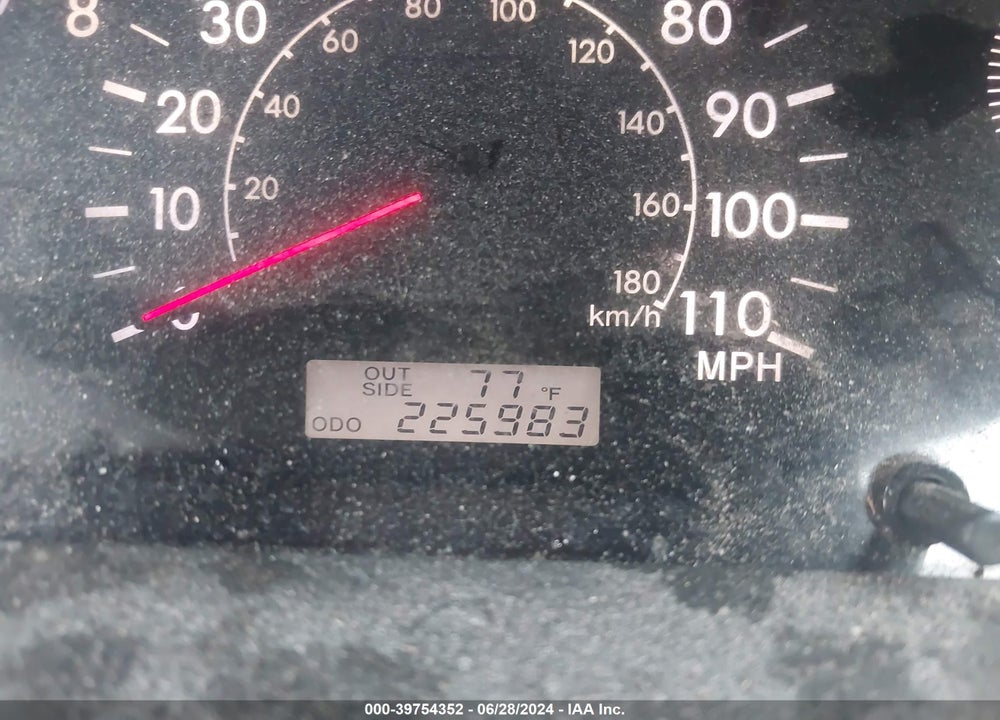 2005 TOYOTA COROLLA VIN: 2T1BR32E35C398696