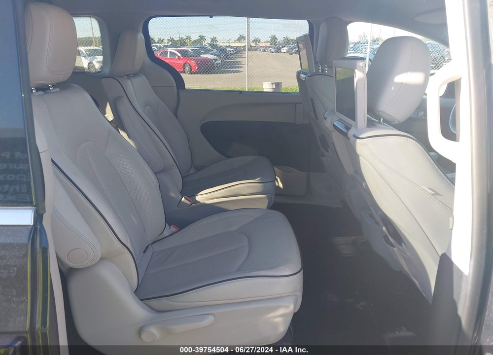 2018 CHRYSLER PACIFICA HYBRID LIMITED VIN: 2C4RC1N70JR236813