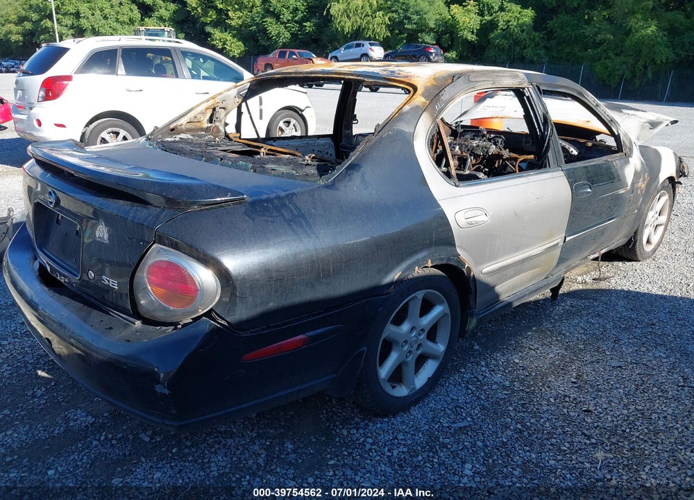 2002 NISSAN MAXIMA SE VIN: JN1DA31D22T402639