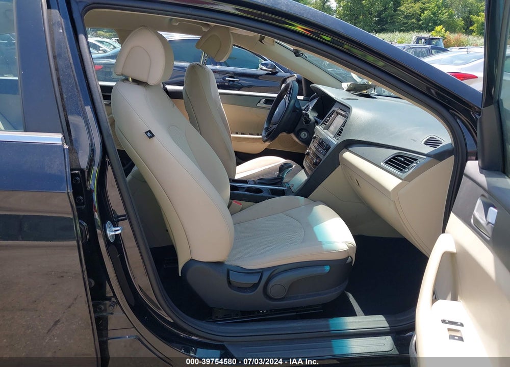 2017 HYUNDAI SONATA SE VIN: 5NPE24AF5HH439140