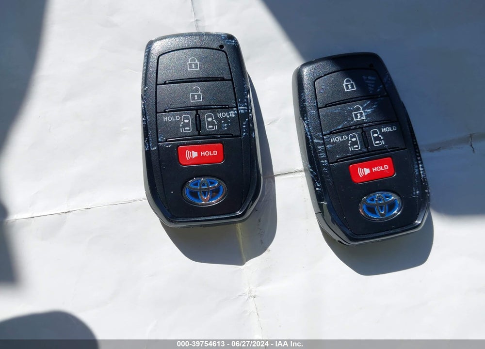 2022 TOYOTA SIENNA LE VIN: 5TDKSKFCXNS069427