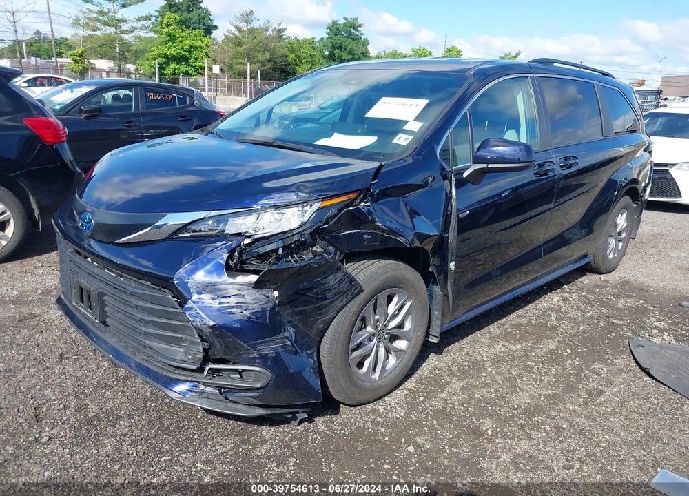 2022 TOYOTA SIENNA LE VIN: 5TDKSKFCXNS069427