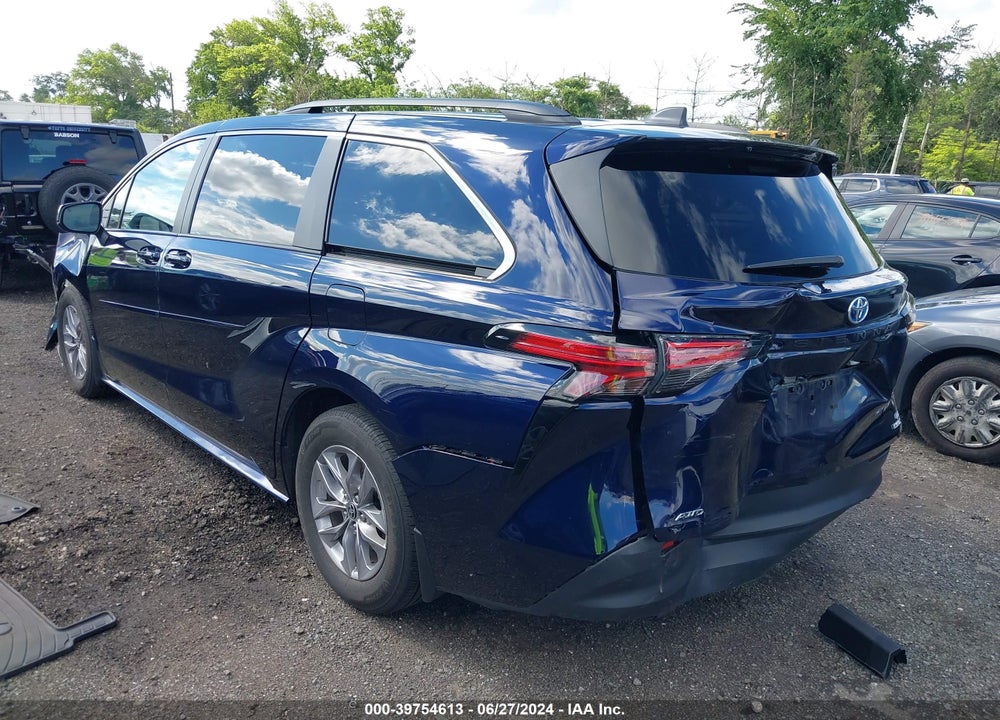 2022 TOYOTA SIENNA LE VIN: 5TDKSKFCXNS069427