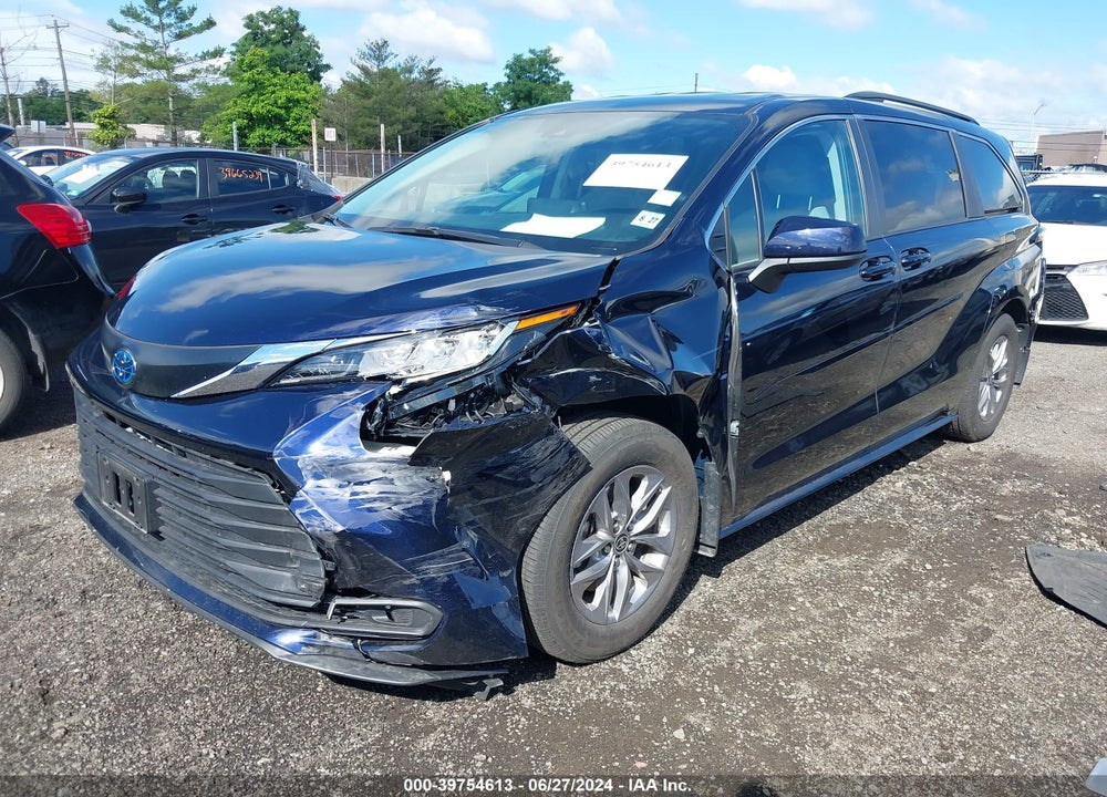 2022 TOYOTA SIENNA LE VIN: 5TDKSKFCXNS069427