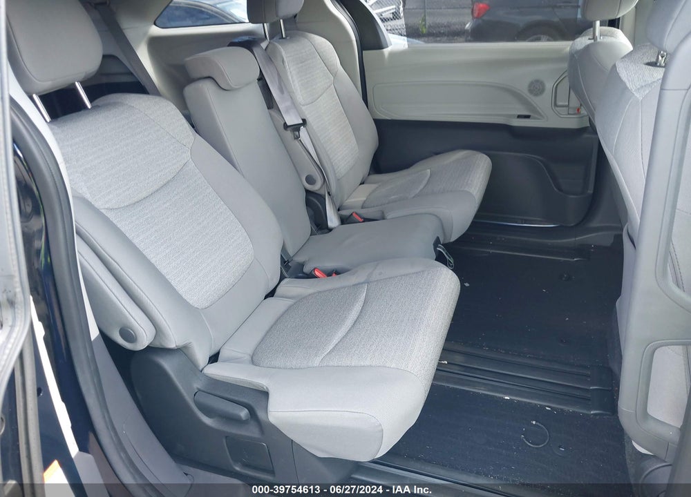 2022 TOYOTA SIENNA LE VIN: 5TDKSKFCXNS069427