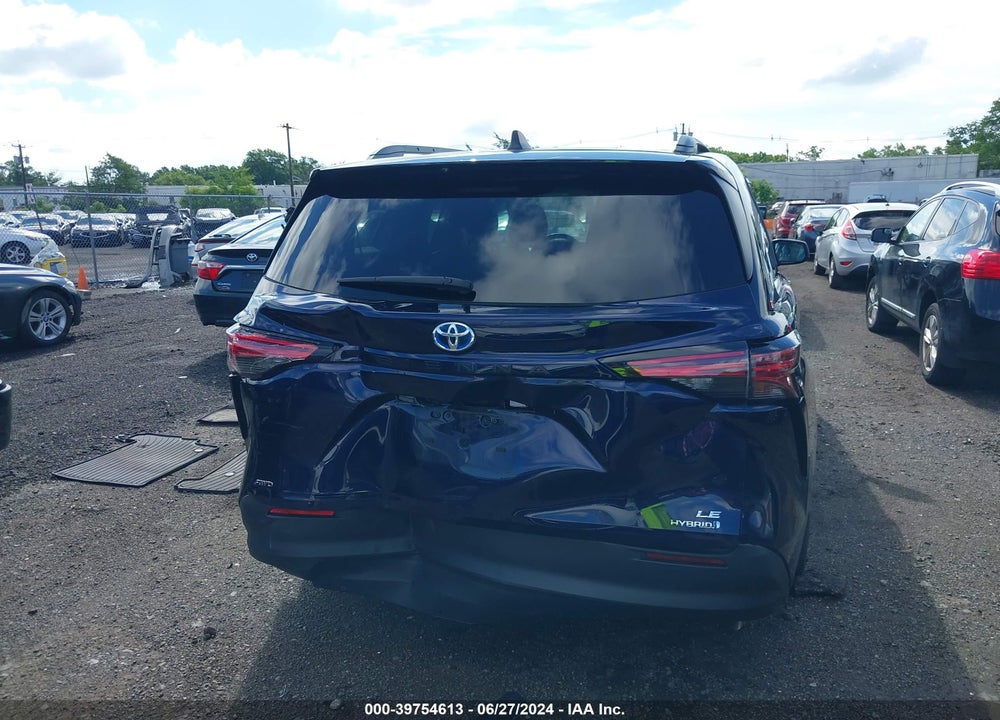 2022 TOYOTA SIENNA LE VIN: 5TDKSKFCXNS069427