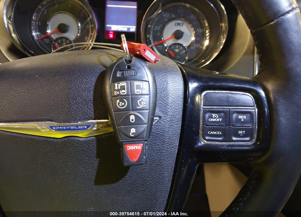 2014 CHRYSLER TOWN & COUNTRY TOURING-L 30TH ANNIVERSARY VIN: 2C4RC1CG4ER464645