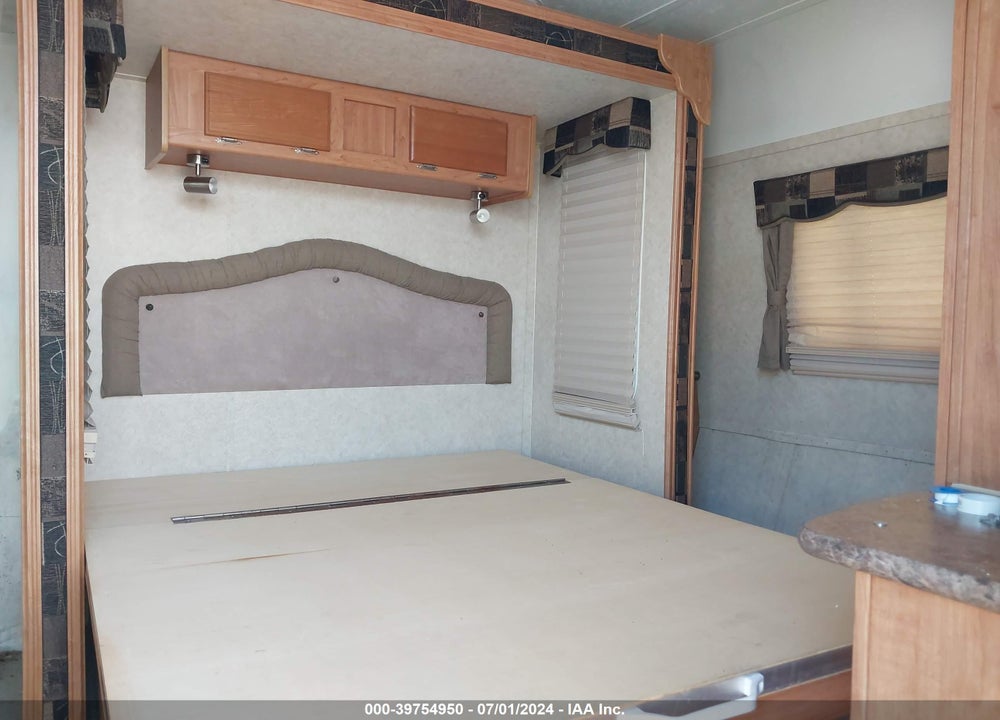 2009 ROCKWOOD 8314SS VIN: 4X4TRLG2891828830