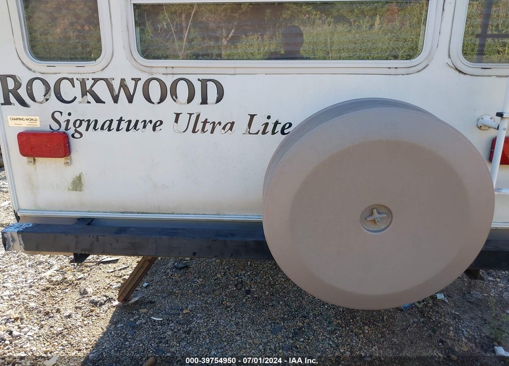 2009 ROCKWOOD 8314SS VIN: 4X4TRLG2891828830