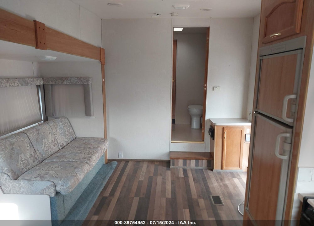 2002 COACHMEN CASCADE VIN: 1TC3B072321302835