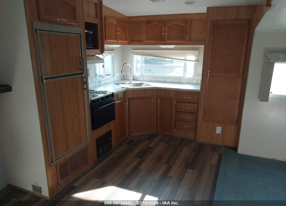 2002 COACHMEN CASCADE VIN: 1TC3B072321302835