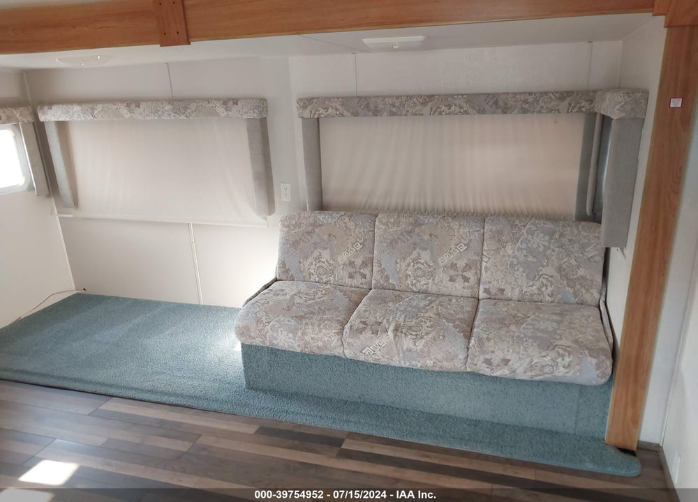 2002 COACHMEN CASCADE VIN: 1TC3B072321302835