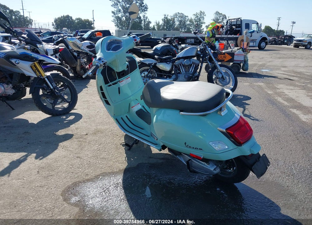 2023 VESPA GTS/SEI GIORNI 300 VIN: ZAPMD39MXP5100034