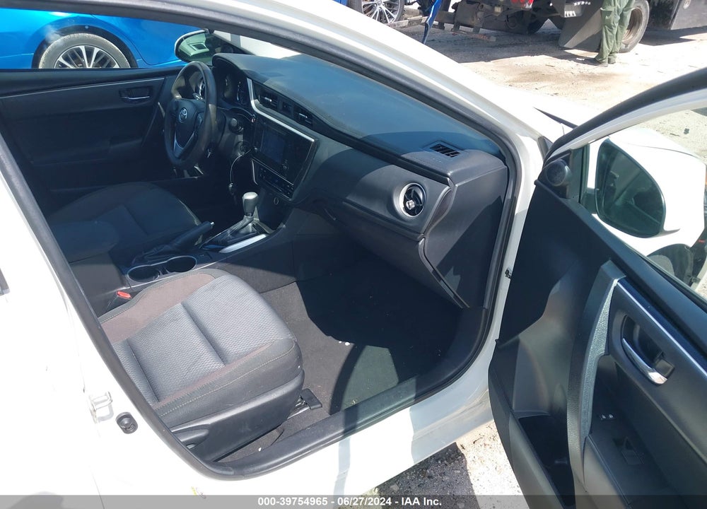 2019 TOYOTA COROLLA LE VIN: 5YFBURHE1KP915885