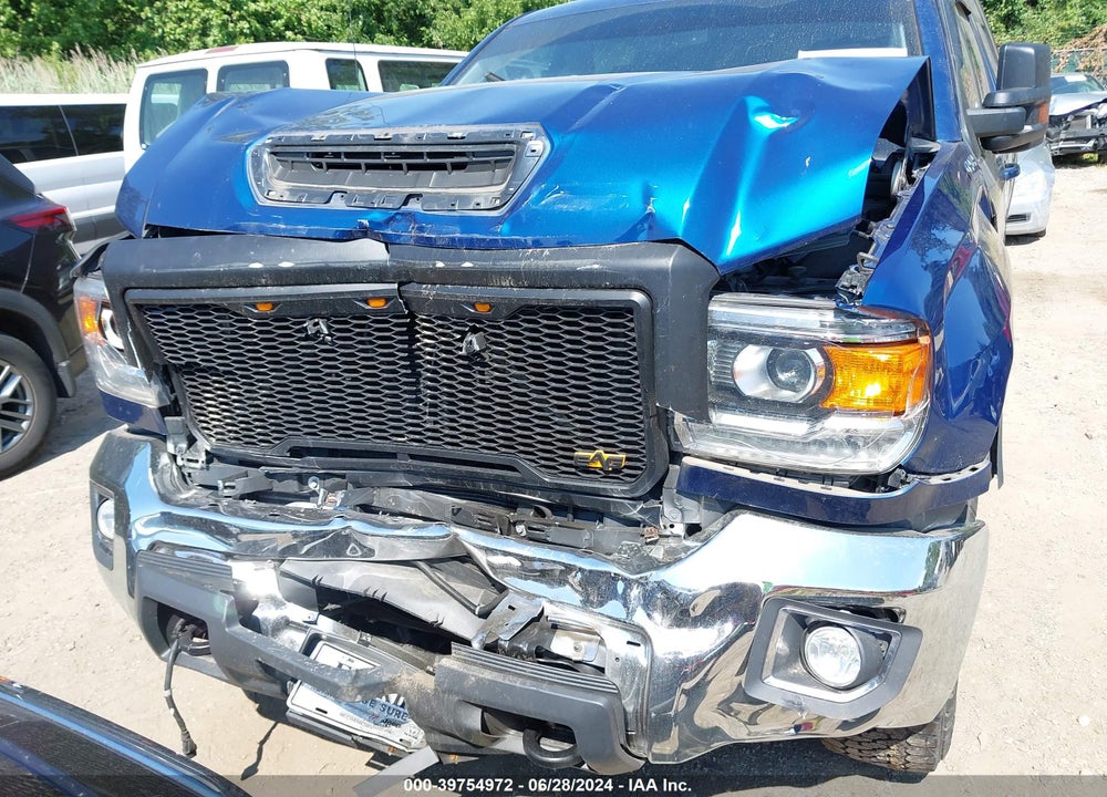 2018 GMC SIERRA 2500HD SLE VIN: 1GT12SEYXJF125028