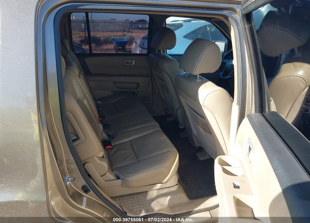 2011 HONDA PILOT EX-L VIN: 5FNYF4H5XBB026084