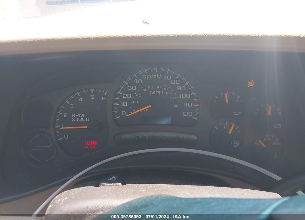 2004 CHEVROLET SUBURBAN 1500 LT VIN: 3GNEC16ZX4G122091