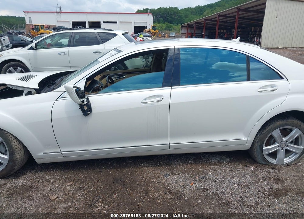 2013 MERCEDES-BENZ S 550 VIN: WDDNG7DBXDA494105