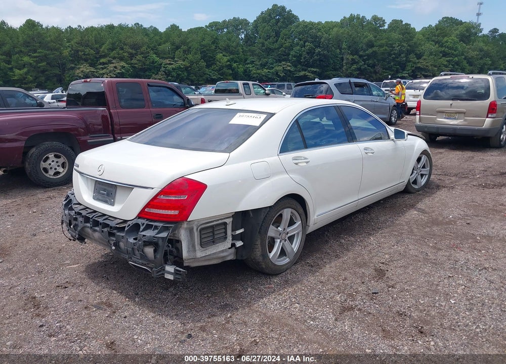 2013 MERCEDES-BENZ S 550 VIN: WDDNG7DBXDA494105