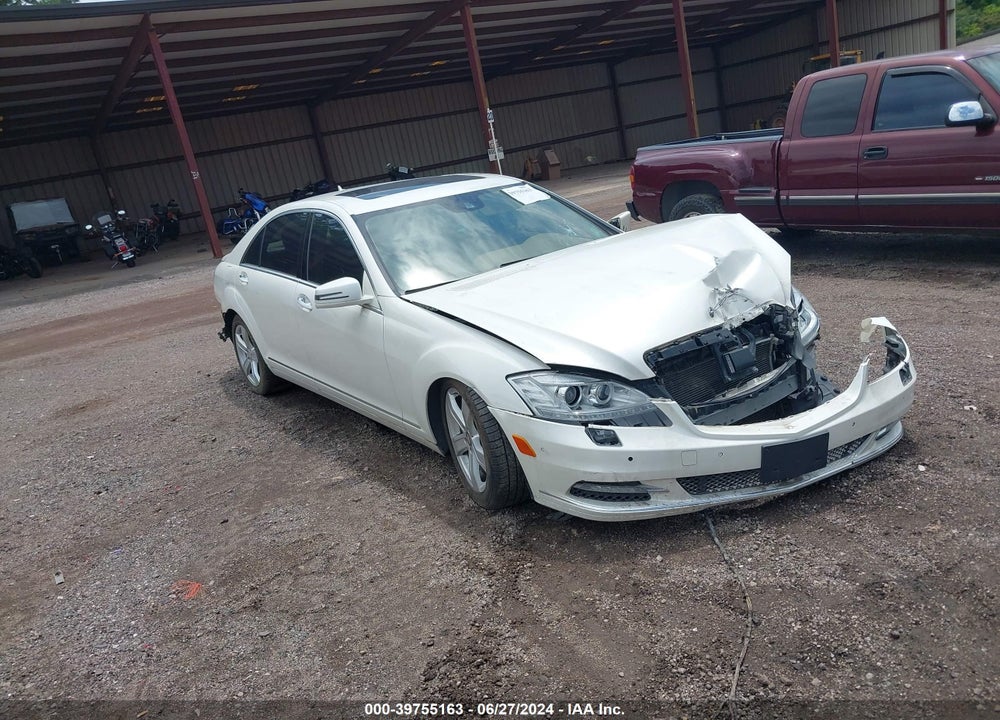 2013 MERCEDES-BENZ S 550 VIN: WDDNG7DBXDA494105