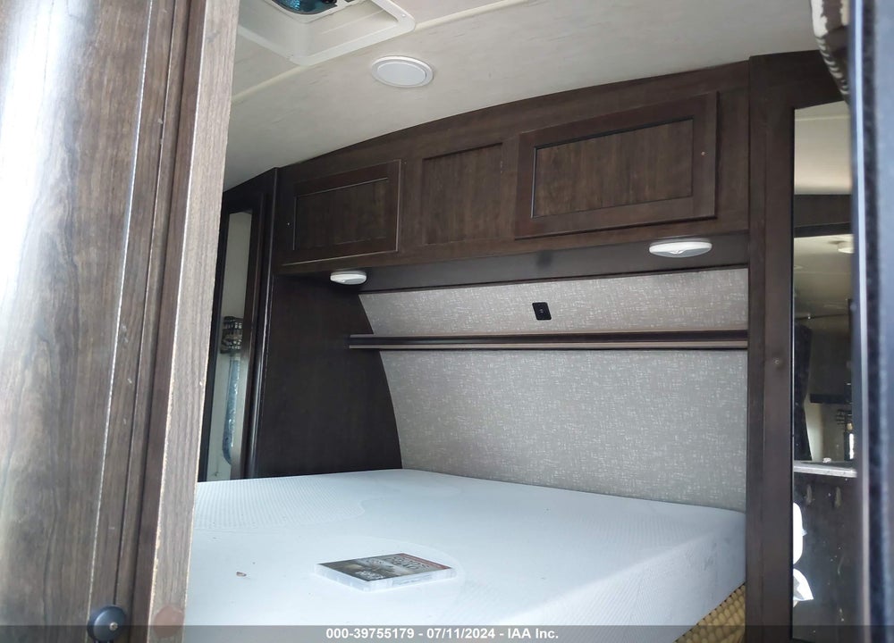 2018 CRUISER SHADOW  ULTRA LITE VIN: 5RXDB2729J1349889