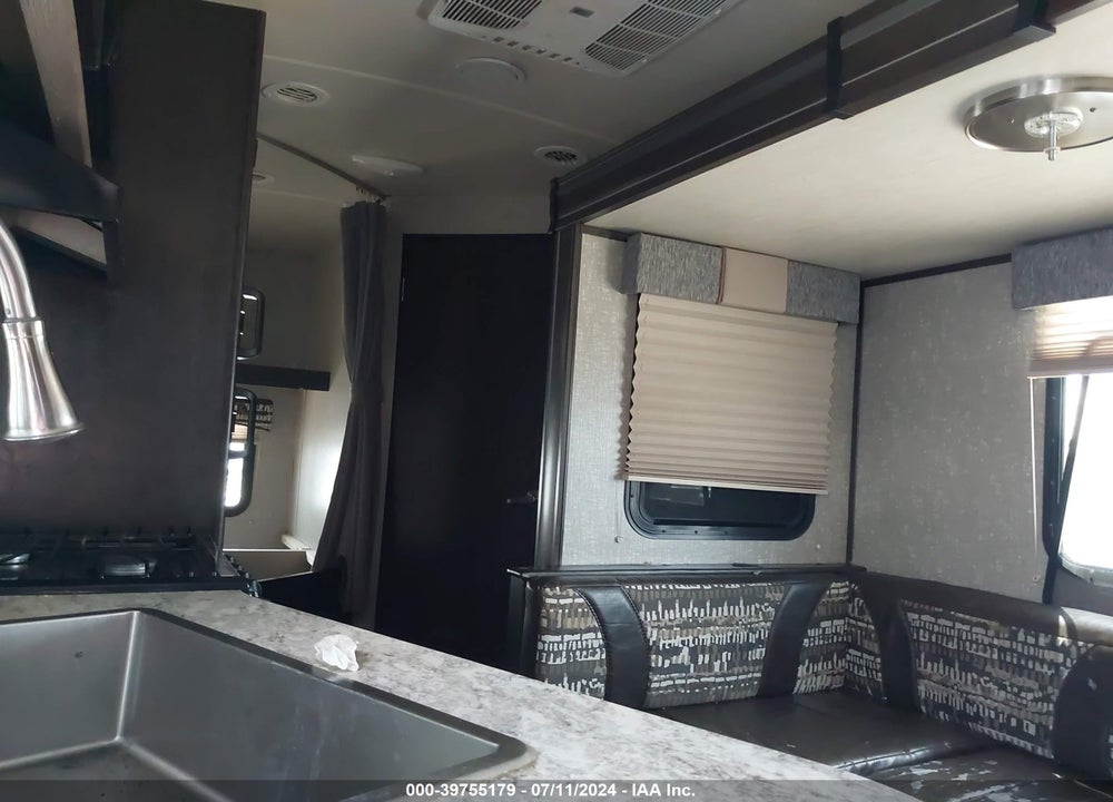 2018 CRUISER SHADOW  ULTRA LITE VIN: 5RXDB2729J1349889
