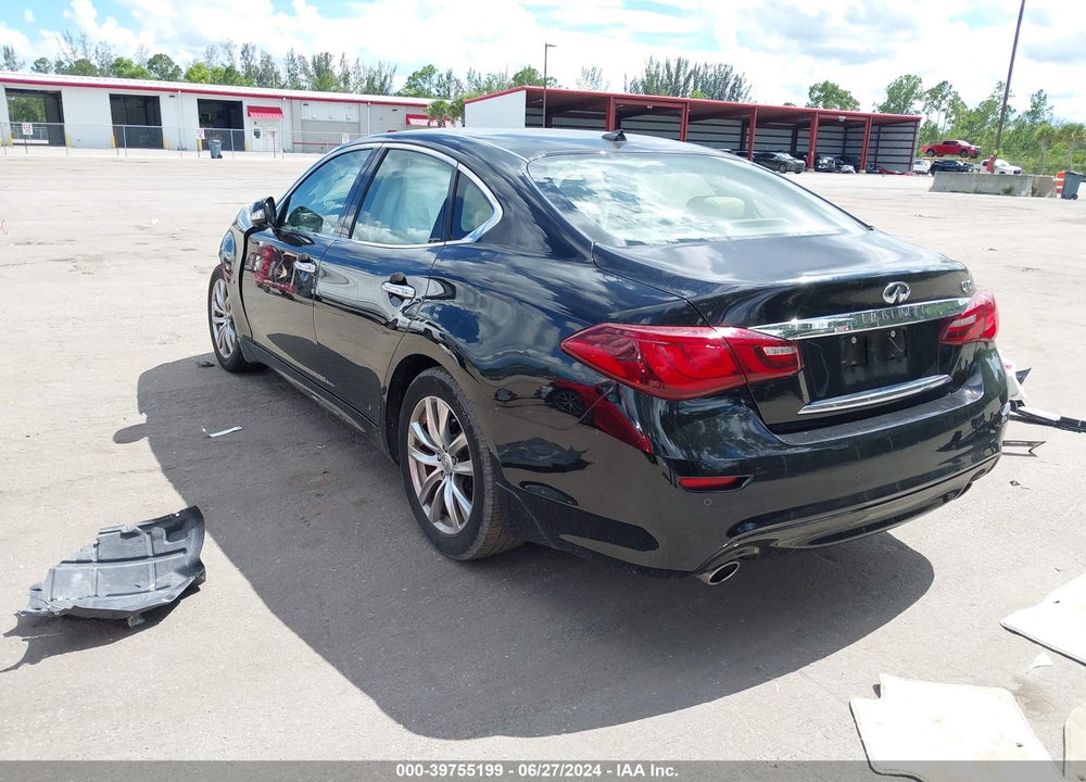 2018 INFINITI Q70 3.7 LUXE VIN: JN1BY1AP0JM180533
