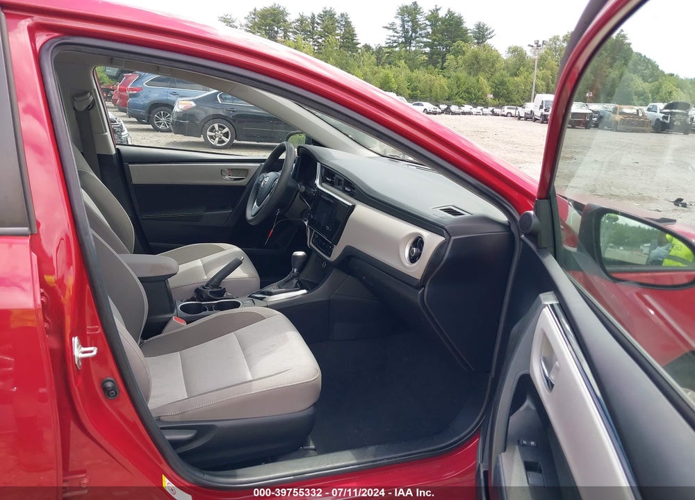 2019 TOYOTA COROLLA LE VIN: 2T1BURHE0KC221043