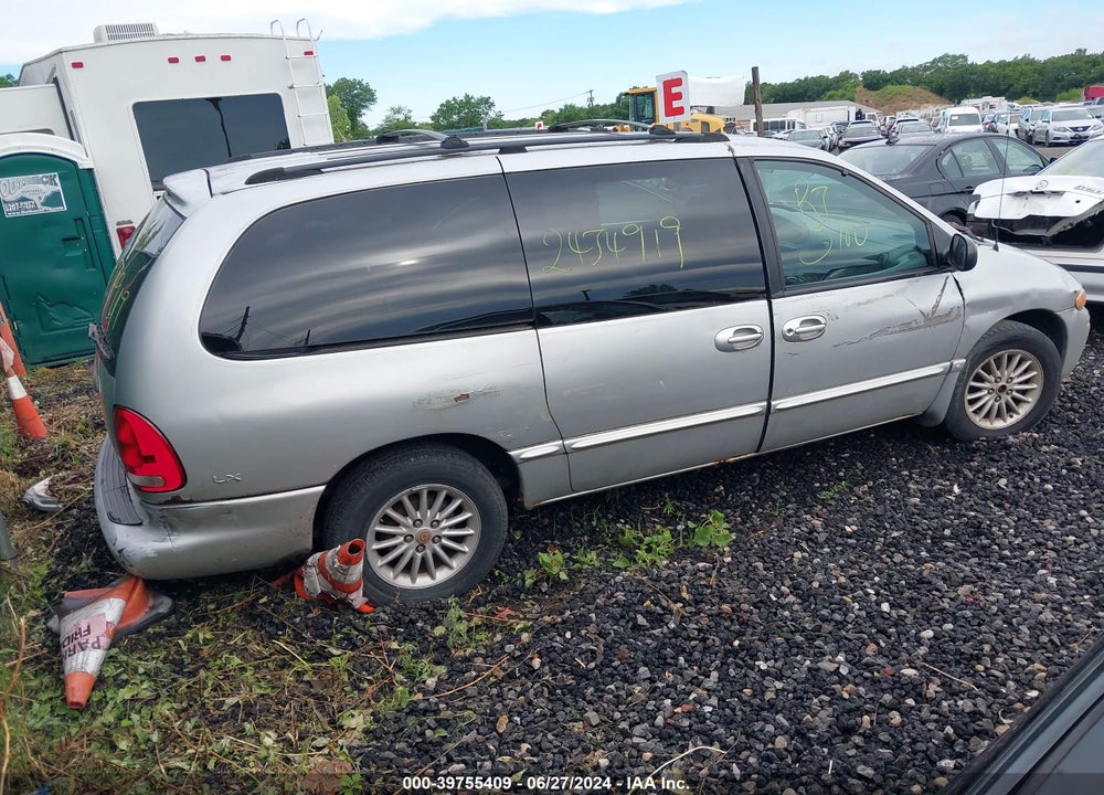 2000 CHRYSLER TOWN & COUNTRY LX VIN: 1C4GP44RXYB809631