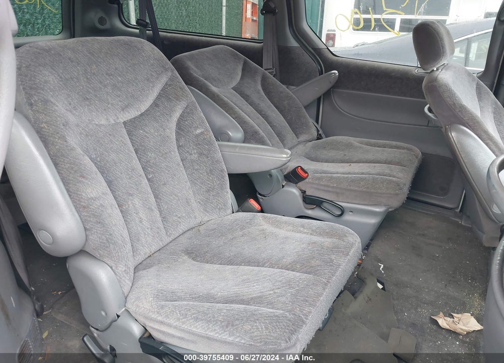 2000 CHRYSLER TOWN & COUNTRY LX VIN: 1C4GP44RXYB809631