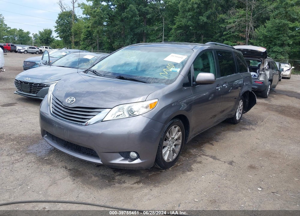 2013 TOYOTA SIENNA XLE 7 PASSENGER VIN: 5TDDK3DC8DS054389