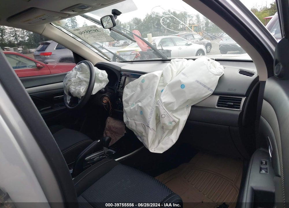 2018 MITSUBISHI OUTLANDER ES VIN: JA4AZ3A37JZ057100