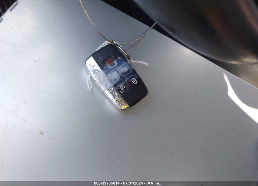2016 JAGUAR F-TYPE R VIN: SAJWJ6DL8GMK24720