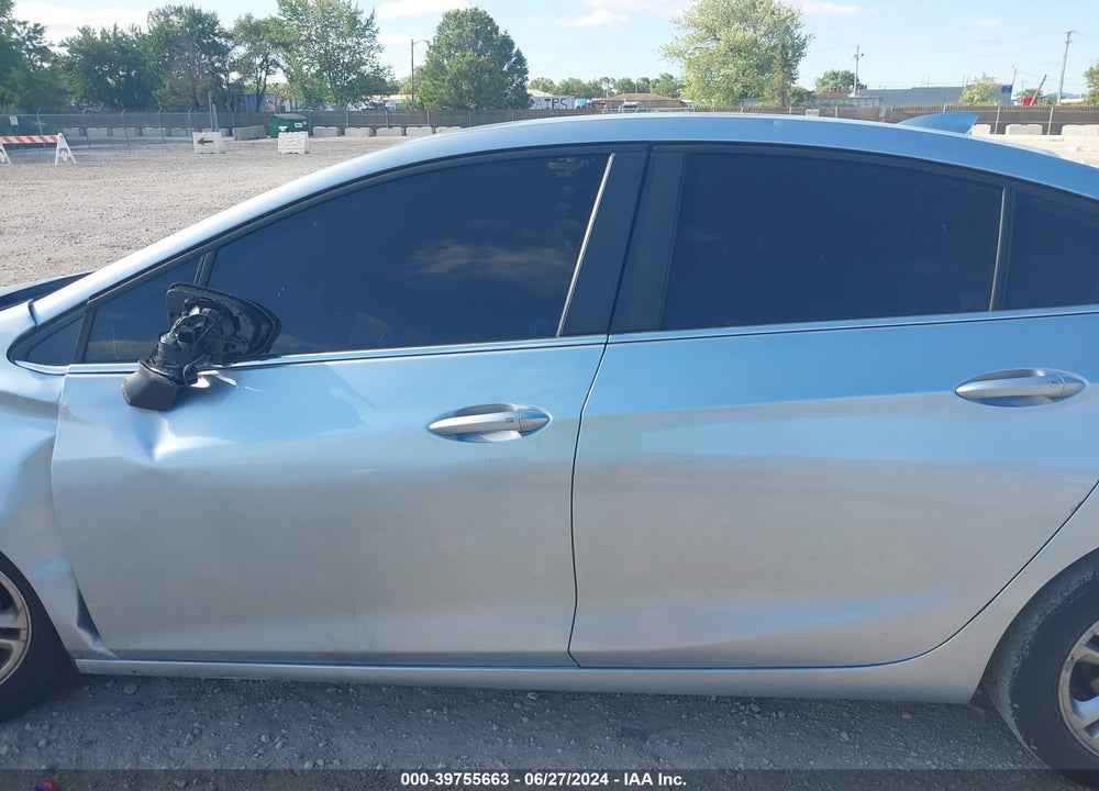 2018 CHEVROLET CRUZE LT AUTO VIN: 1G1BE5SM0J7105730
