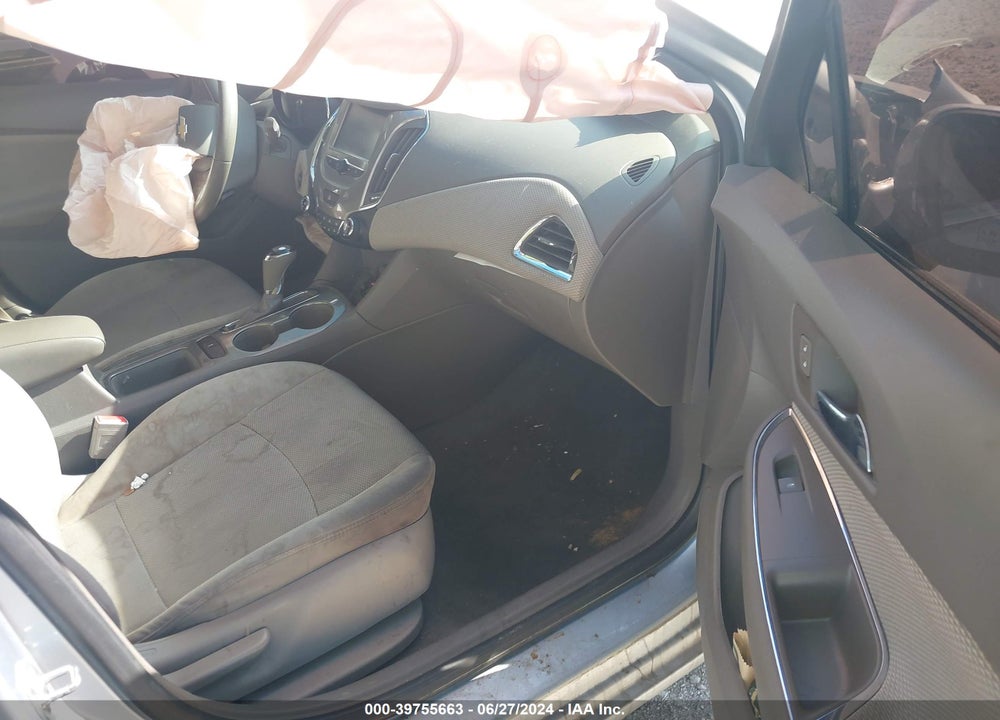 2018 CHEVROLET CRUZE LT AUTO VIN: 1G1BE5SM0J7105730