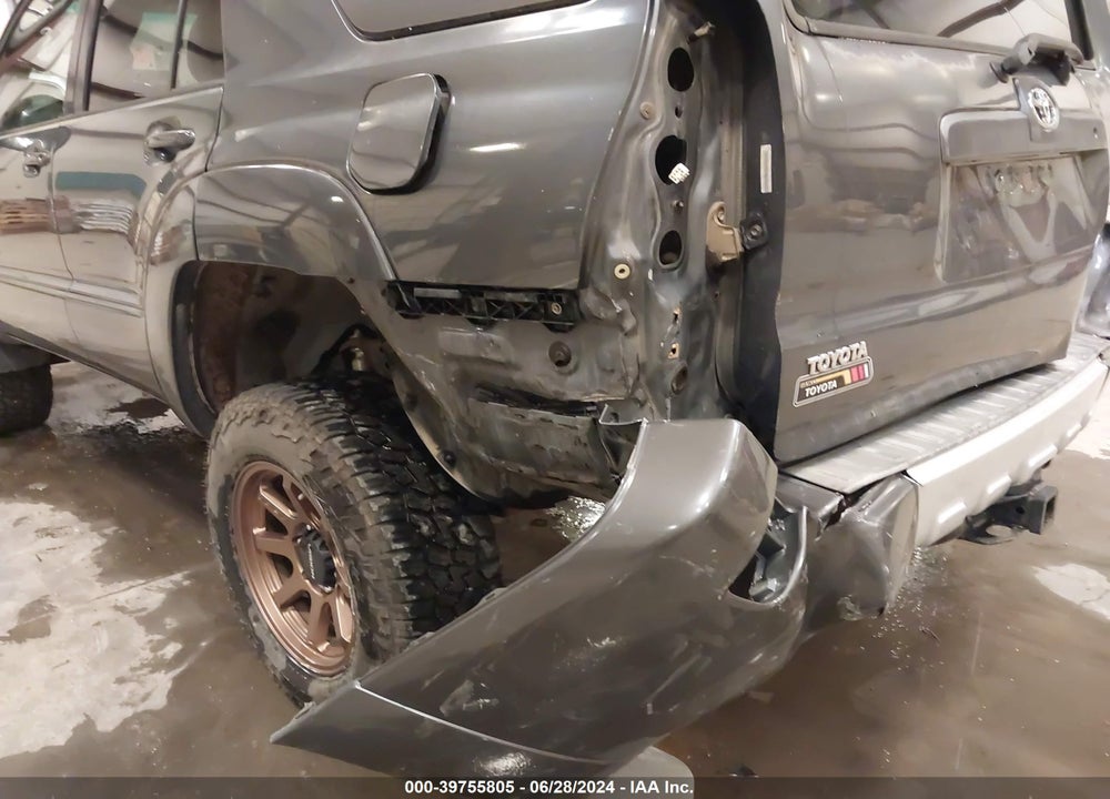 2004 TOYOTA 4RUNNER SR5 SPORT V8 VIN: JTEBT14R940040111