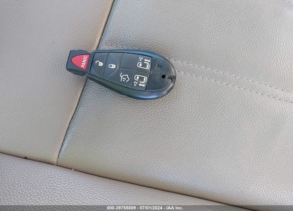 2014 CHRYSLER TOWN & COUNTRY TOURING VIN: 2C4RC1BG5ER111364