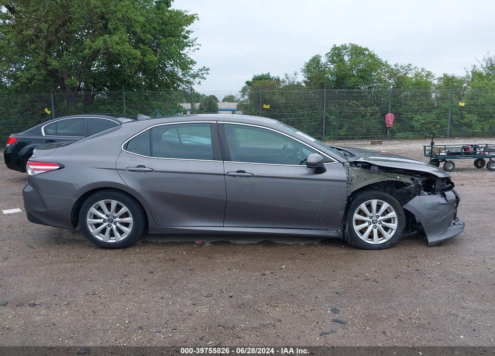 2019 TOYOTA CAMRY LE VIN: 4T1B11HK3KU757211