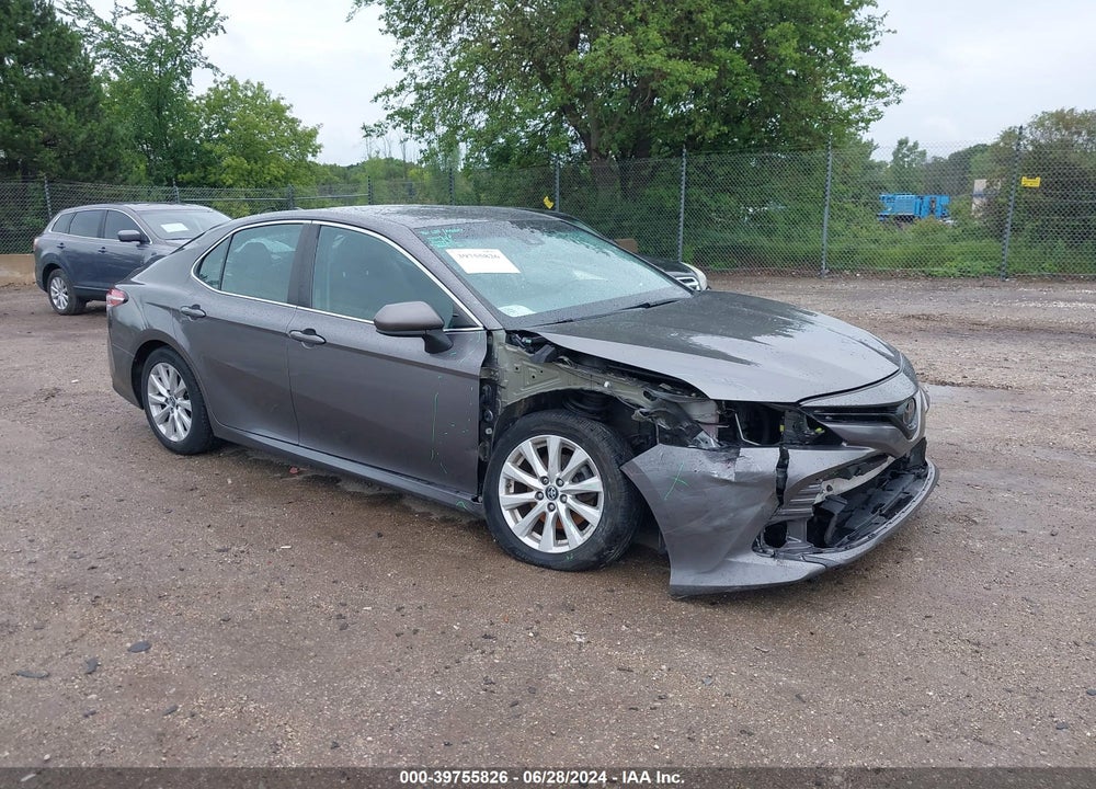 2019 TOYOTA CAMRY LE VIN: 4T1B11HK3KU757211