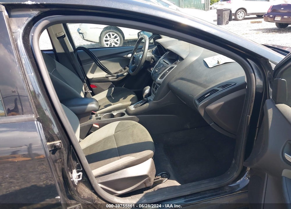 2014 FORD FOCUS VIN: 1FADP3F2XEL444263