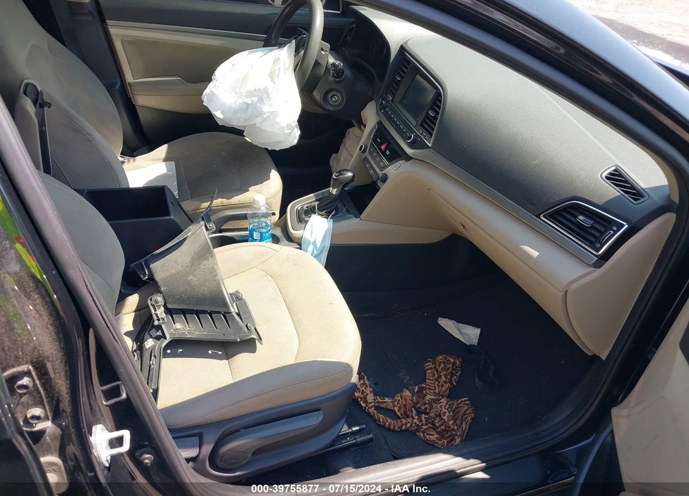 2017 HYUNDAI ELANTRA SE VIN: 5NPD84LFXHH175128